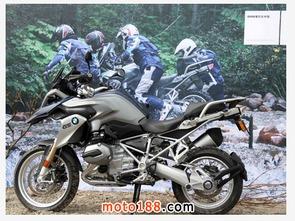 国产宝马摩托车骑行视频,驾驭激情，驰骋天地